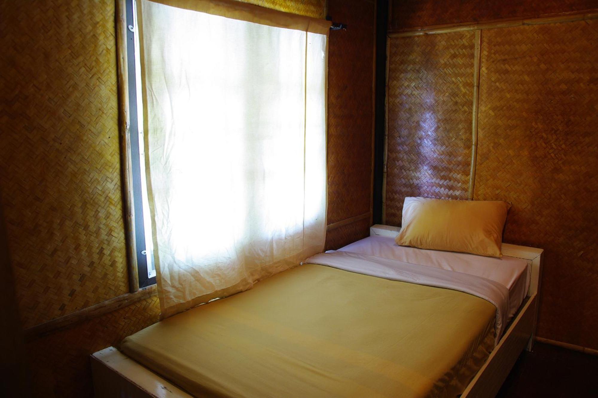 Areeya Phuree Resort Thaton Mae Ai Quarto foto