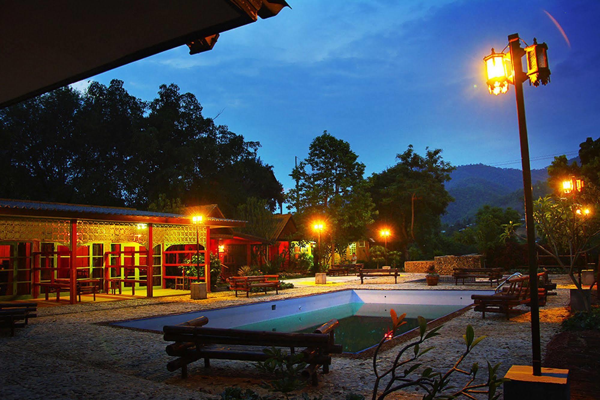 Areeya Phuree Resort Thaton Mae Ai Exterior foto